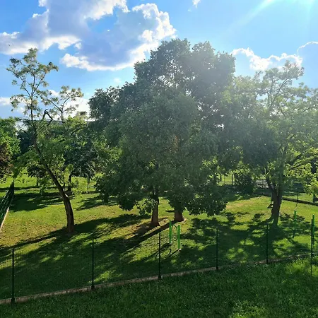 Green Holiday Hajduszoboszlo Lejlighed *